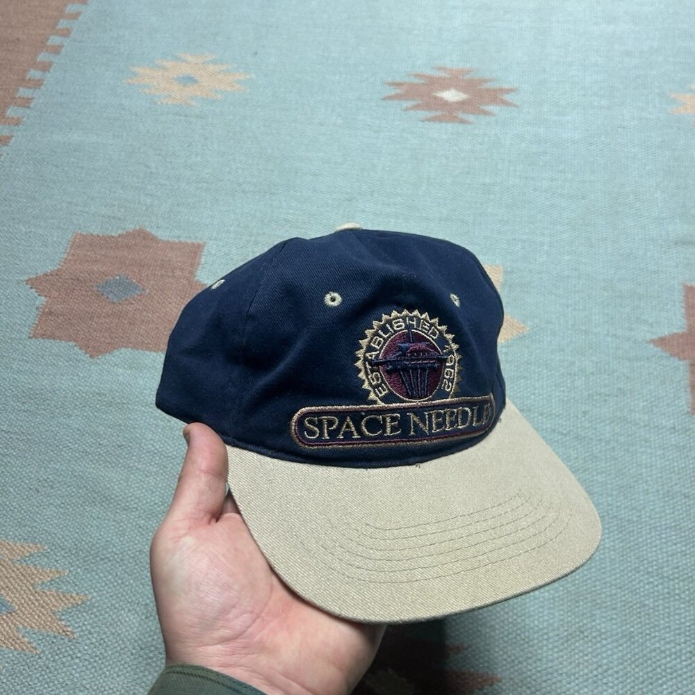 Vintage strapback hat cap space needle Seattle embroidered adjustable blue